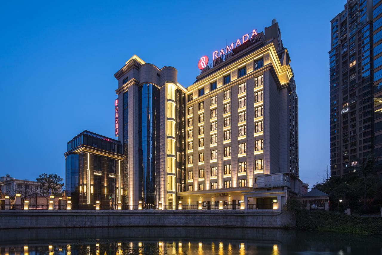 Leshan Ramada Hotel Exterior foto